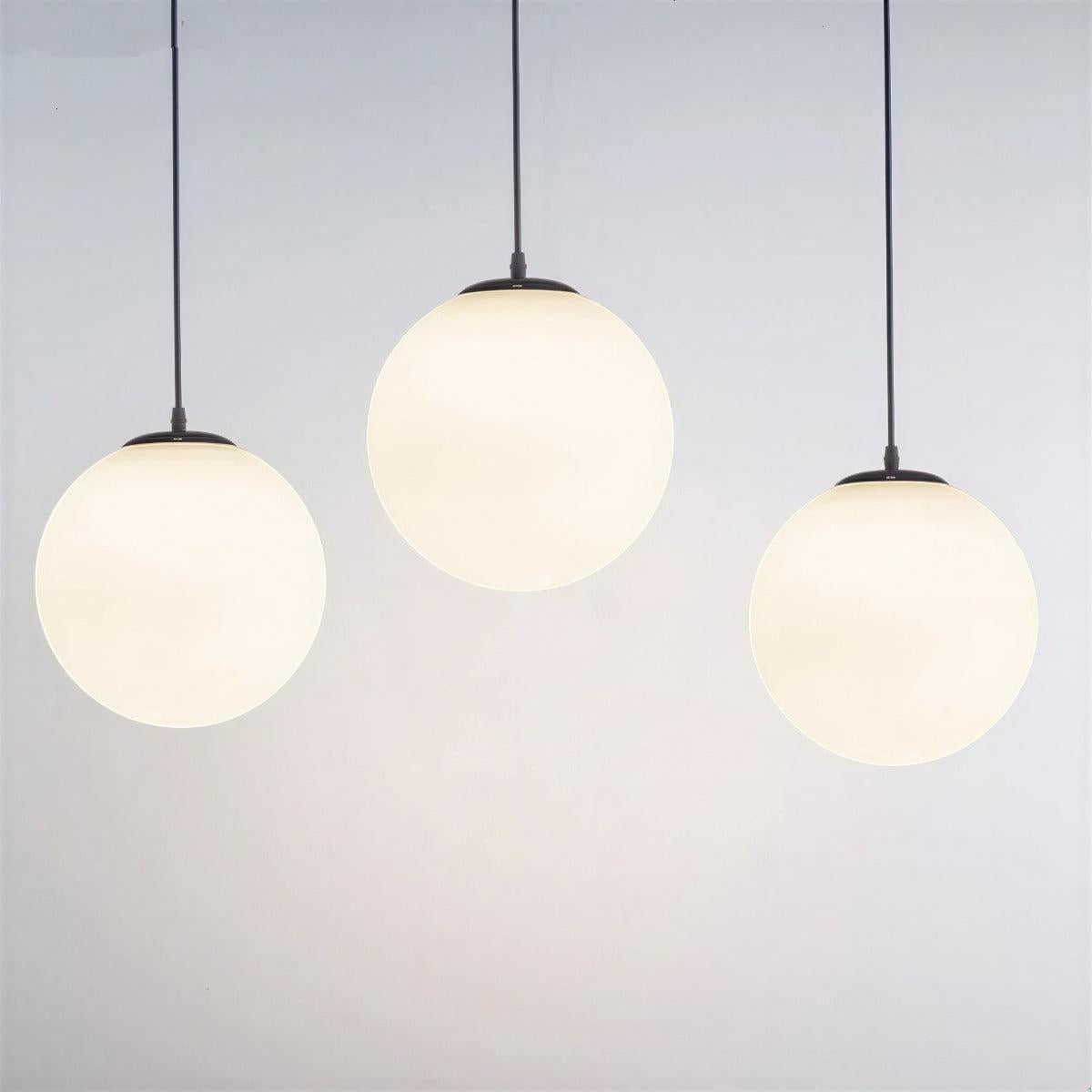 Lampa wisząca z okrągłym kloszem