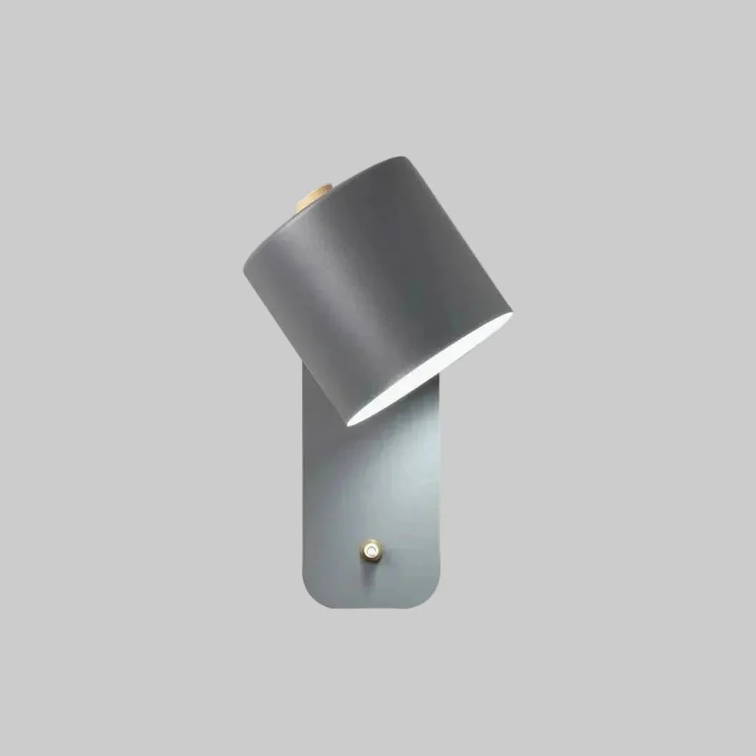 Nástěnná lampa se zástrčkou