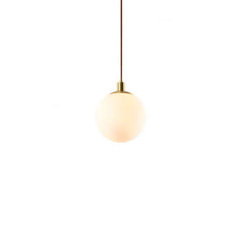 Skleněná kulová závěsná lampa
