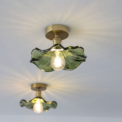 Szklana lampa sufitowa w kształcie kwiatu hibiskusa z trzonkiem E26