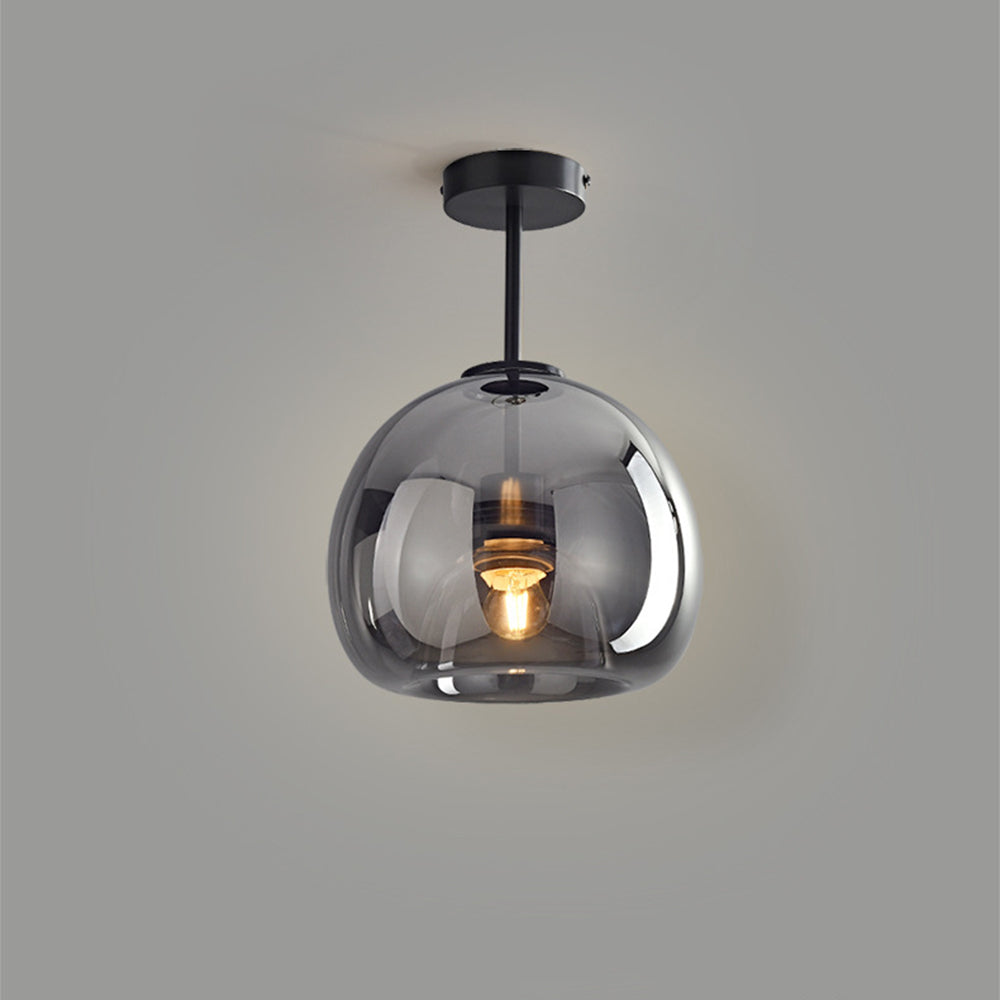 Stropní lampa ze skleněné koule