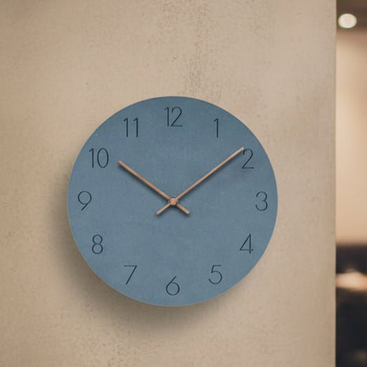 Minimalist silent wall clock