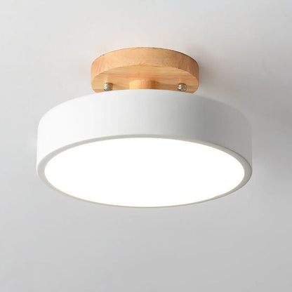 Lampa sufitowa LED z drewnianym mocowaniem