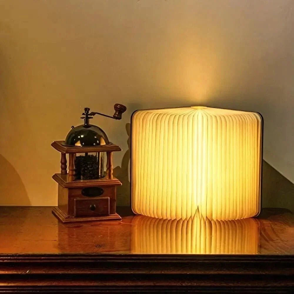 Lampka w kształcie książki