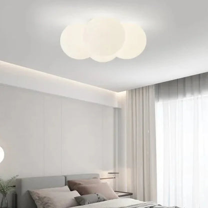Lampa sufitowa LED w kształcie chmury z regulacją barwy światła
