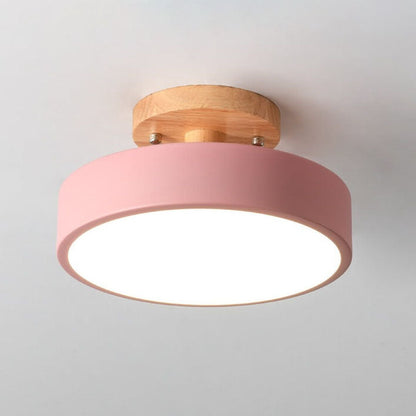 Lampa sufitowa LED z drewnianym mocowaniem