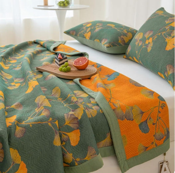 Reversible quilted bedspread