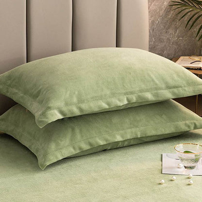 Solid-color pillowcases