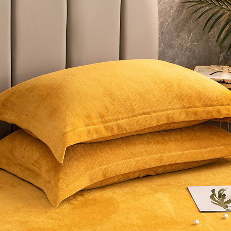 Solid-color pillowcases