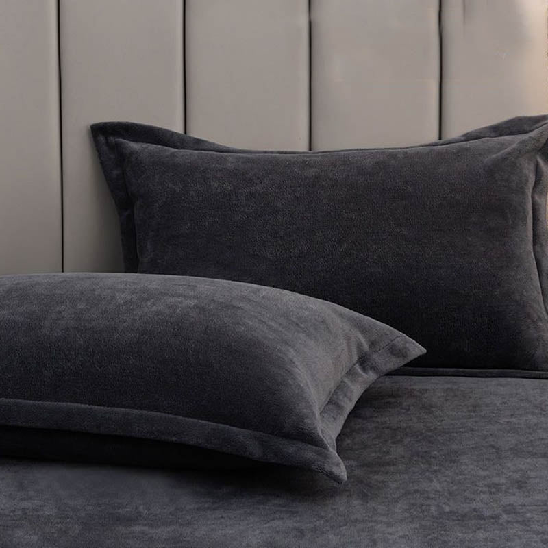 Solid-color pillowcases