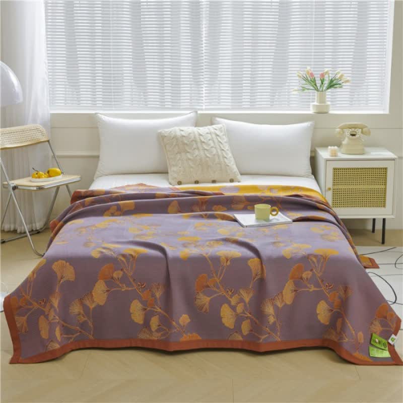 Reversible quilted bedspread