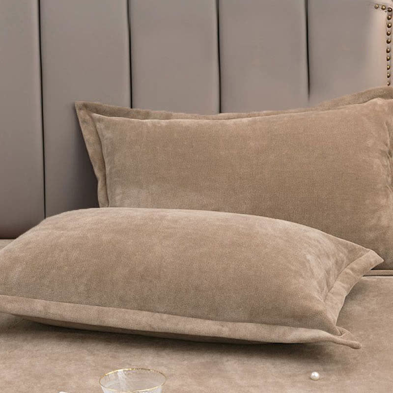Solid-color pillowcases