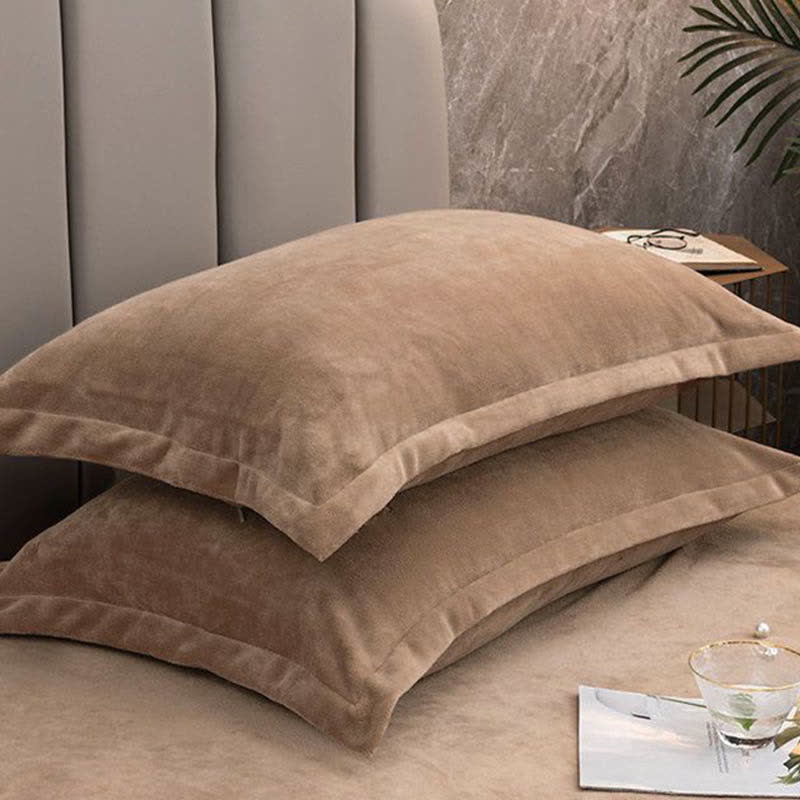Solid-color pillowcases