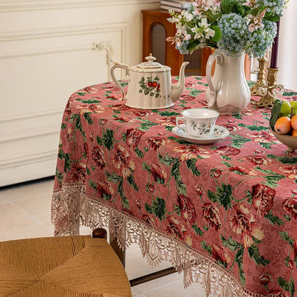 Nappe florale avec finition en dentelle