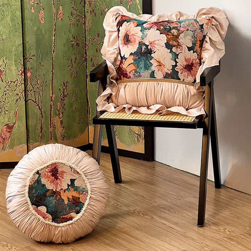 Poppy pillow with a ruffle