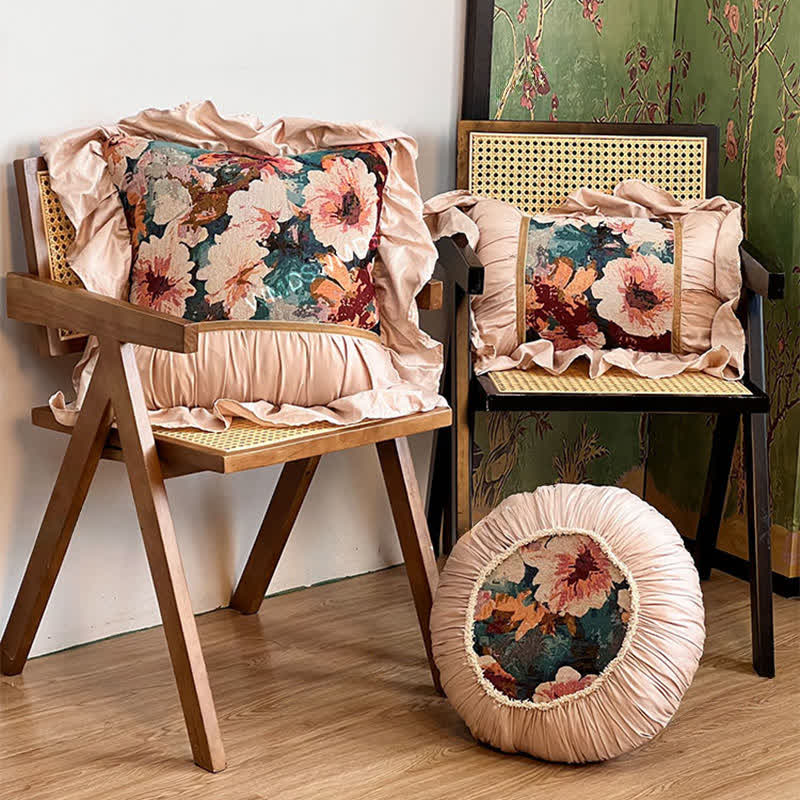 Poppy pillow with a ruffle