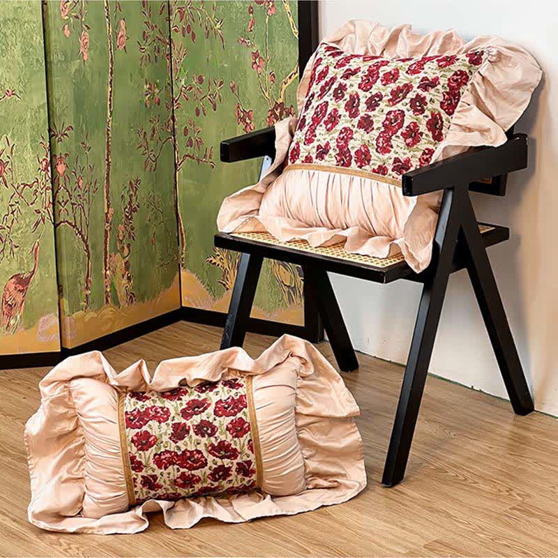 Coussin floral à volants