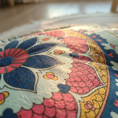 Coussin rond mandala avec des feuilles