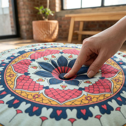 Coussin rond mandala avec des feuilles