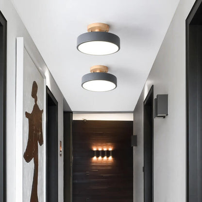 Lampa sufitowa LED z drewnianym mocowaniem