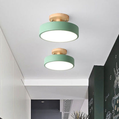 Lampa sufitowa LED z drewnianym mocowaniem