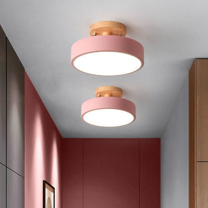 Lampa sufitowa LED z drewnianym mocowaniem