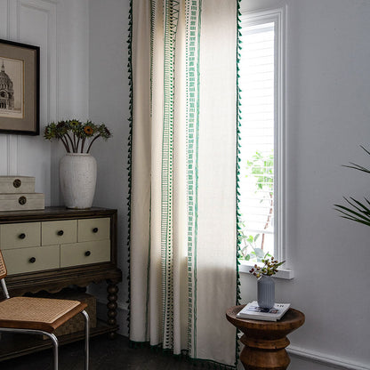 Boho závěs s polozatemňovacím efektem a střapci