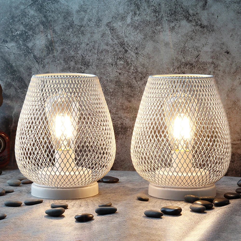 Metalowa Lampa Stołowa z Żarówką LED w Stylu Edison i Zasilaniem Bateryjnym