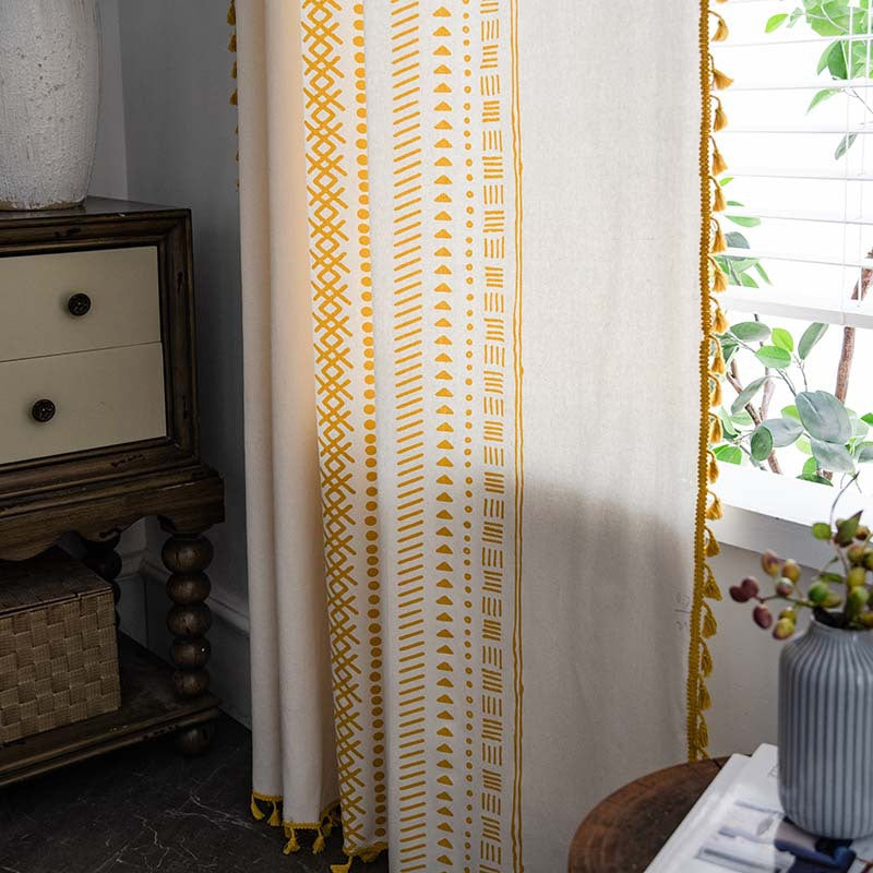 Boho závěs s polozatemňovacím efektem a střapci