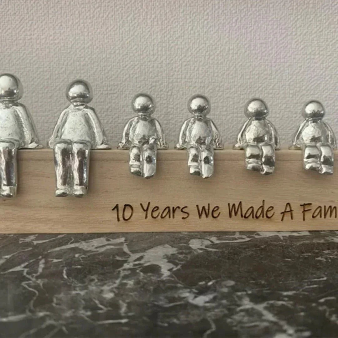 Family figurines based on