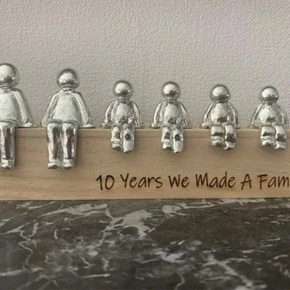 Family figurines based on