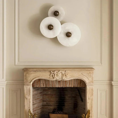Round alabaster wall lamp