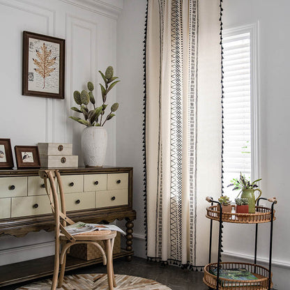 Boho závěs s polozatemňovacím efektem a střapci