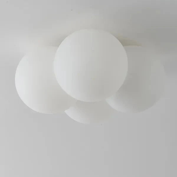 Lampa sufitowa LED w kształcie chmury z regulacją barwy światła
