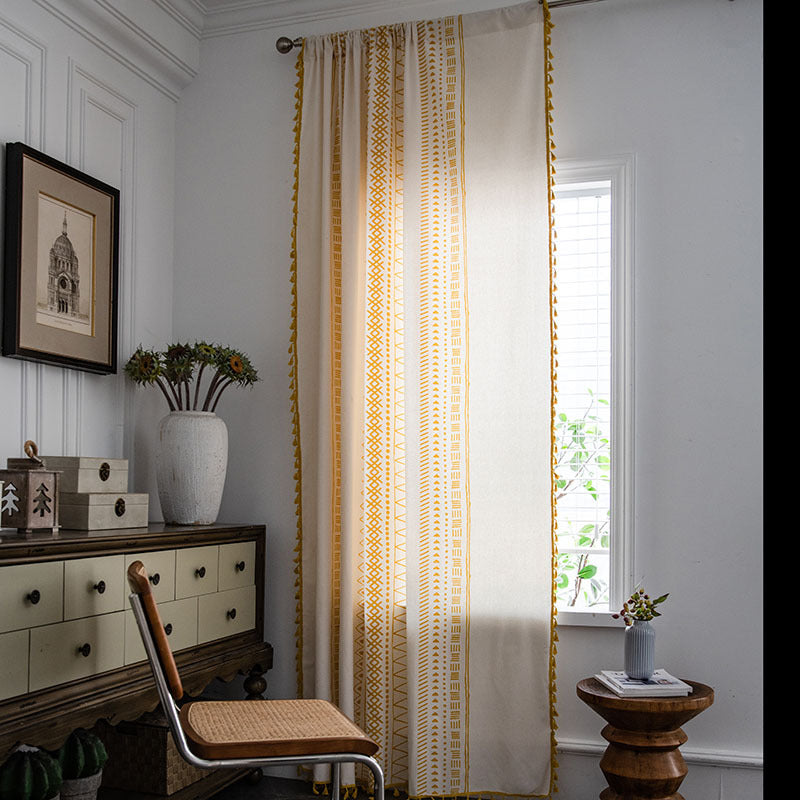 Boho závěs s polozatemňovacím efektem a střapci