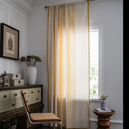 Boho závěs s polozatemňovacím efektem a střapci