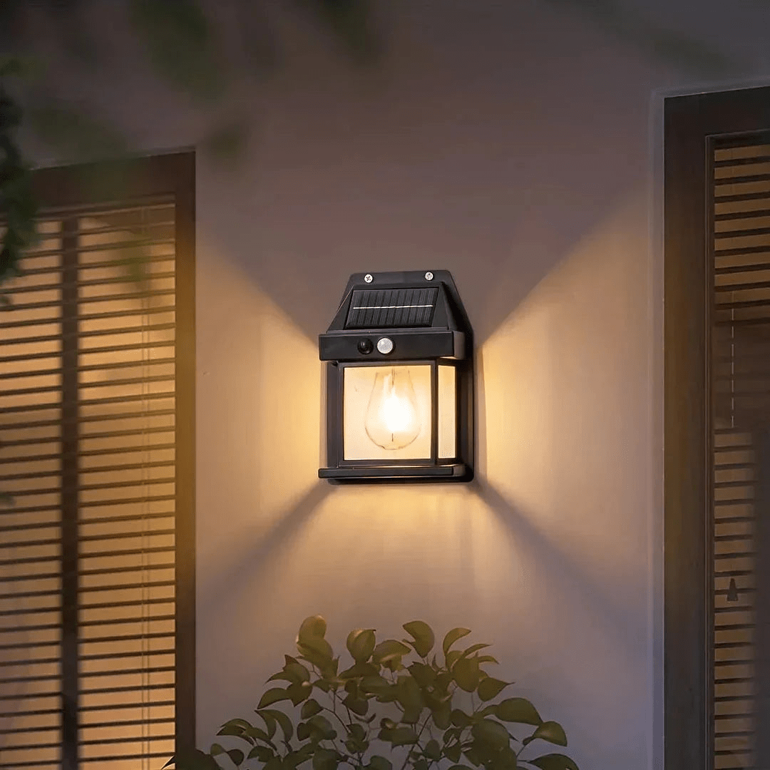 Lampa solarna ścienna