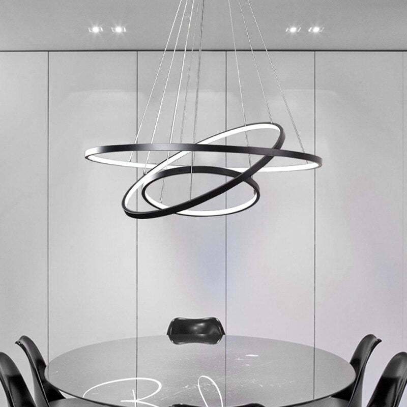 Lampa wisząca LED z trzema pierścieniami i pilotem do regulacji światła