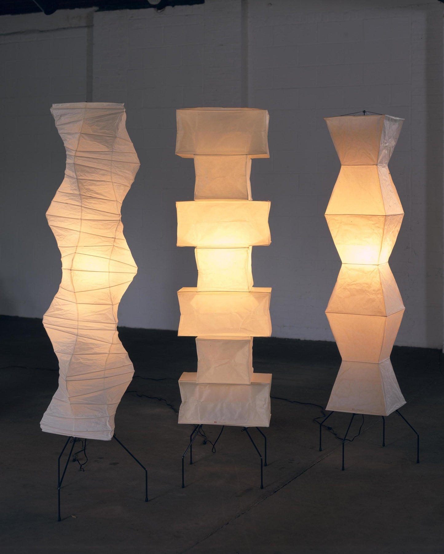 Lampa podłogowa papier ryżowy E27 stojąca metalowa do salonu i sypialni