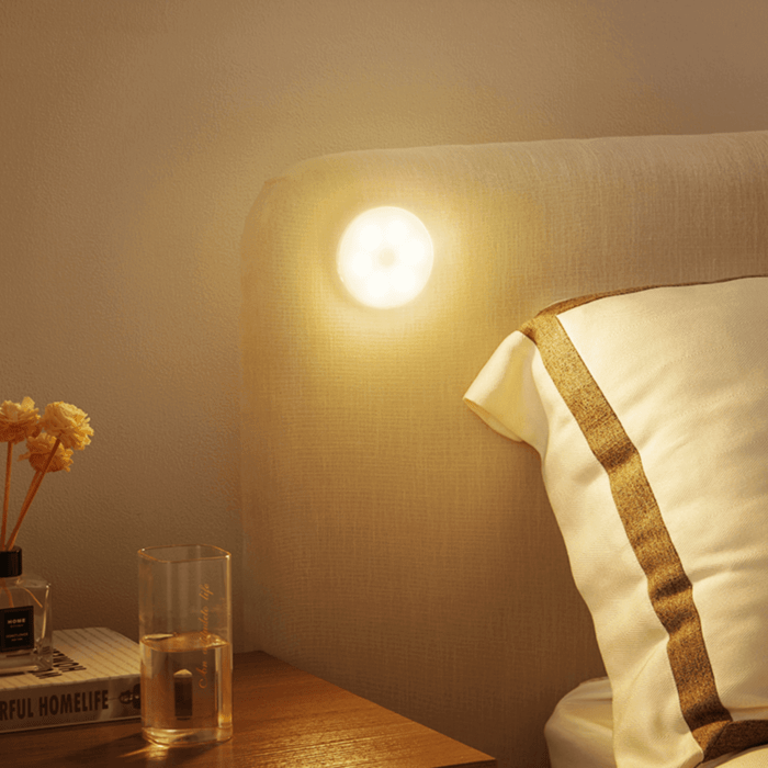 Bezprzewodowa lampka LED z czujnikiem ruchu i montażem magnetycznym