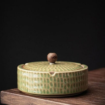 Ceramiczna Popielniczka z Drewnianą Pokrywką 12,5 cm do Użytku Wewnętrznego i Zewnętrznego