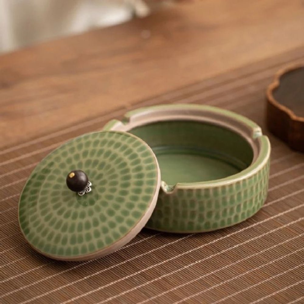 Ceramiczna Popielniczka z Drewnianą Pokrywką 12,5 cm do Użytku Wewnętrznego i Zewnętrznego