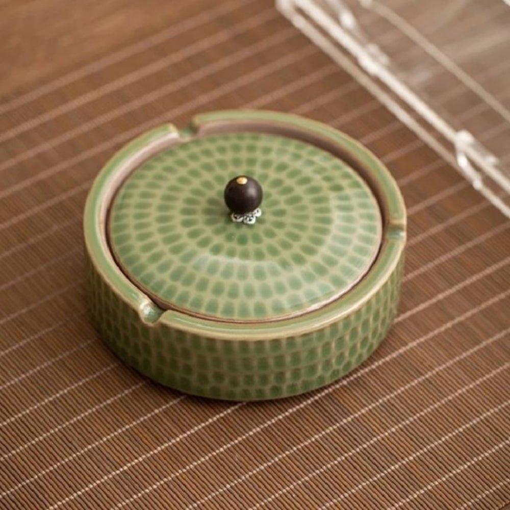 Ceramiczna Popielniczka z Drewnianą Pokrywką 12,5 cm do Użytku Wewnętrznego i Zewnętrznego