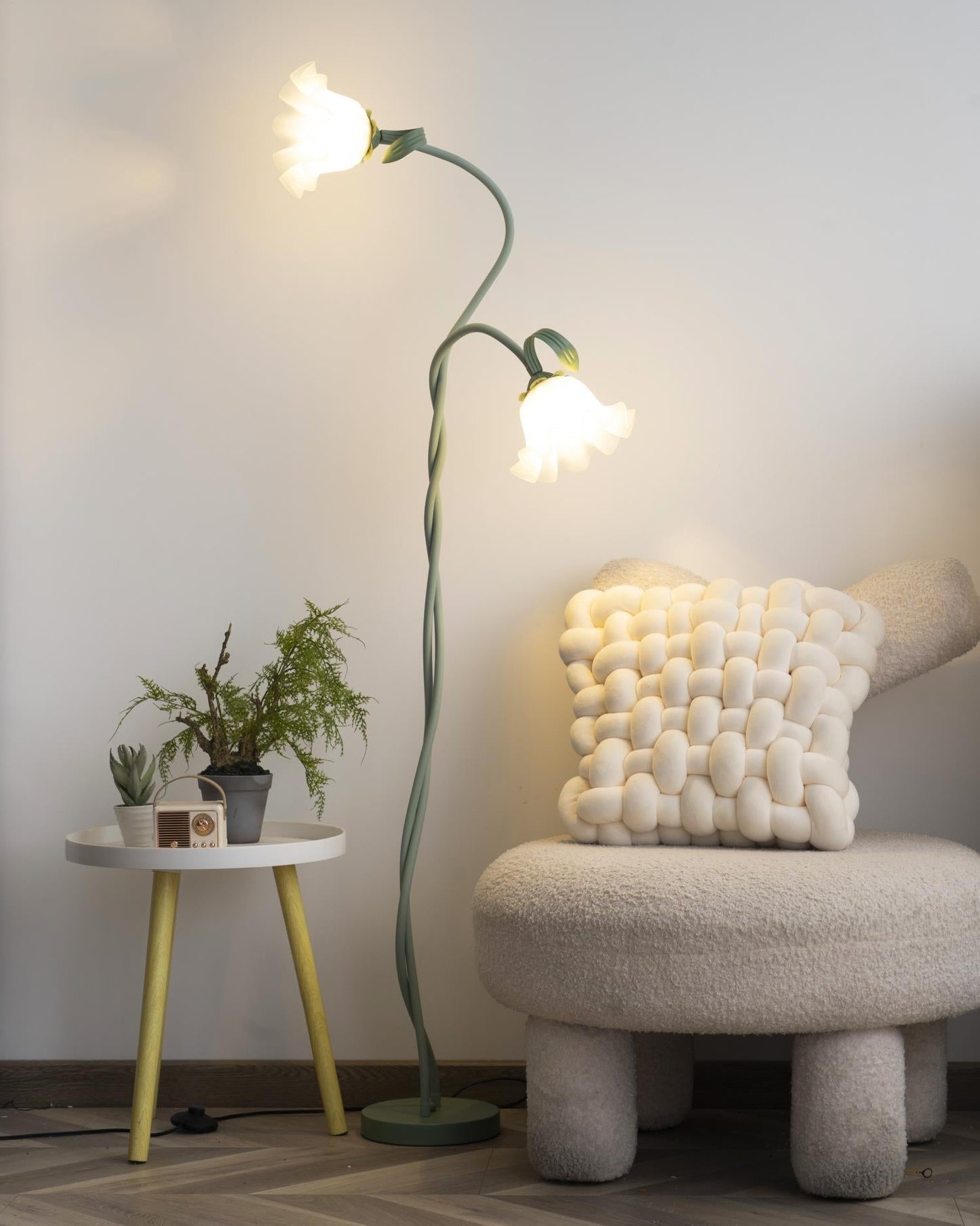 Lampa podłogowa LED E27 z motywem kwiatowym 2–3 punkty świetlne do salonu