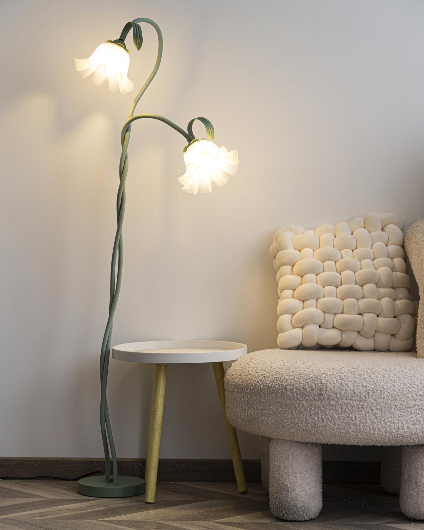 Lampa podłogowa LED E27 z motywem kwiatowym 2–3 punkty świetlne do salonu