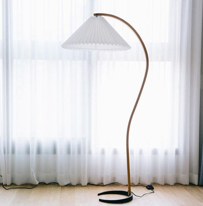Lampa podłogowa z drewnem bukowym i metalową konstrukcją z gwintem E27