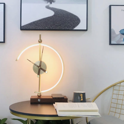 Lampa stołowa LED z ładowaniem bezprzewodowym Qi i wbudowanym zegarem