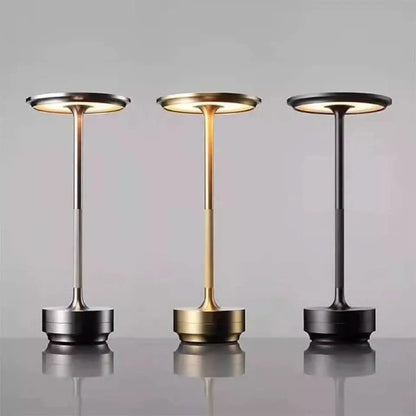 Wireless table lamp with adjustable color temperature