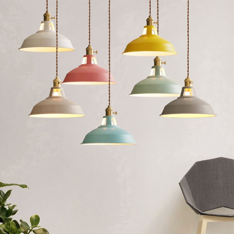 Lampa Wisząca z Metalowym Kloszem E26 i Regulowaną Długością Zawieszenia