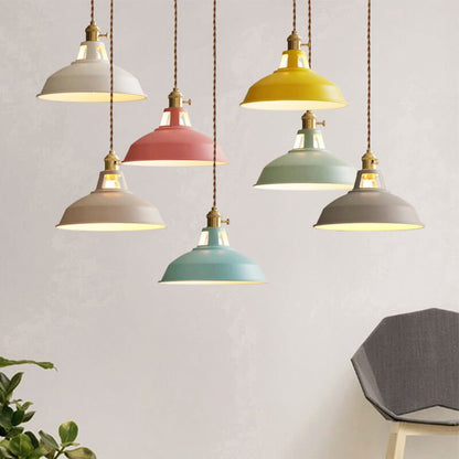 Lampa Wisząca z Metalowym Kloszem E26 i Regulowaną Długością Zawieszenia